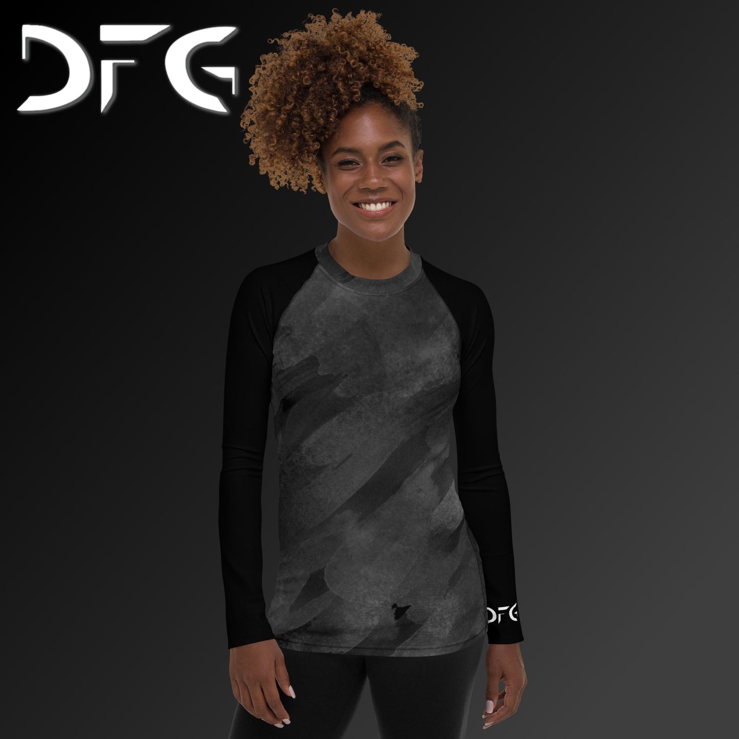Feminine-Fit White Strokes Long-Sleeved Rash Guard