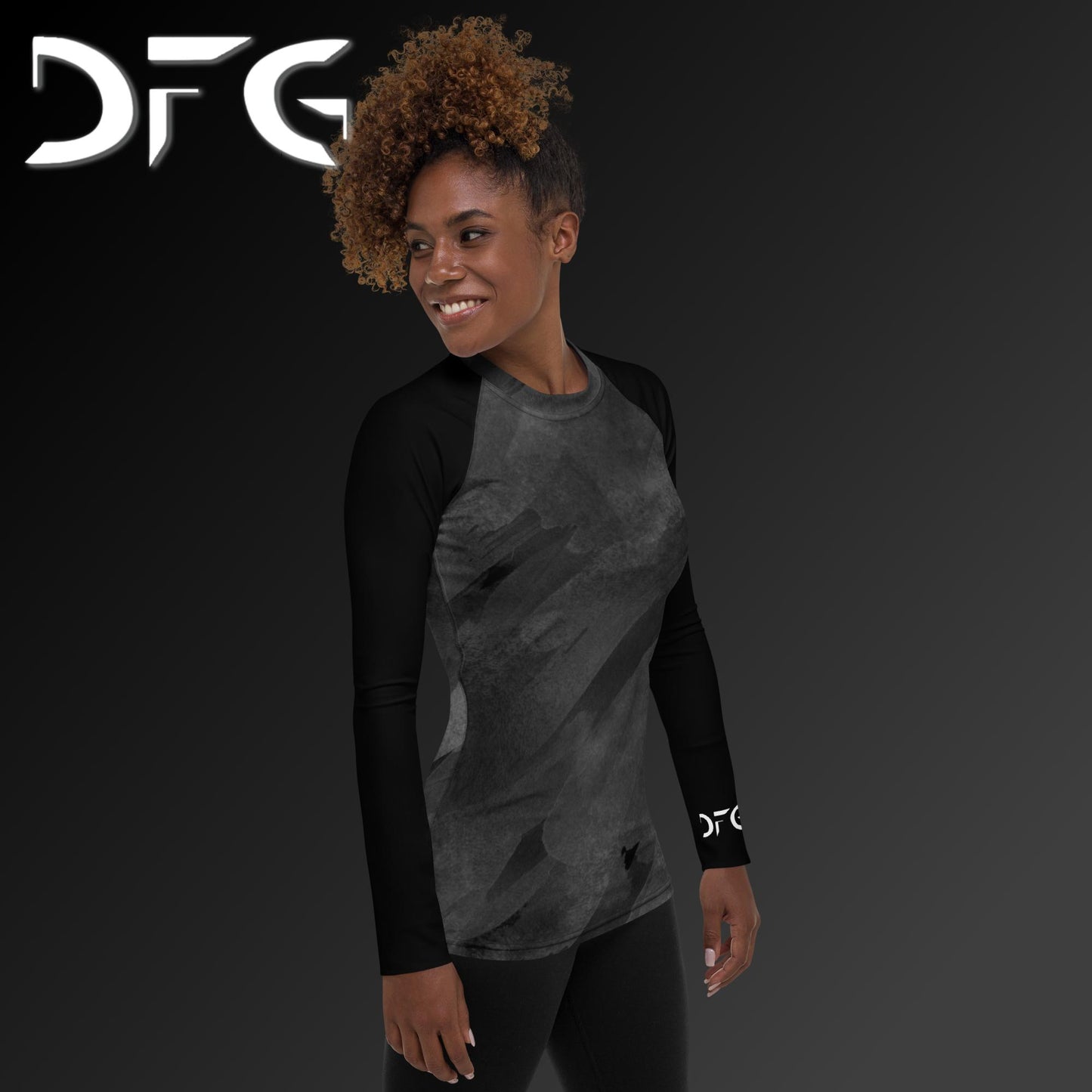 Feminine-Fit White Strokes Long-Sleeved Rash Guard
