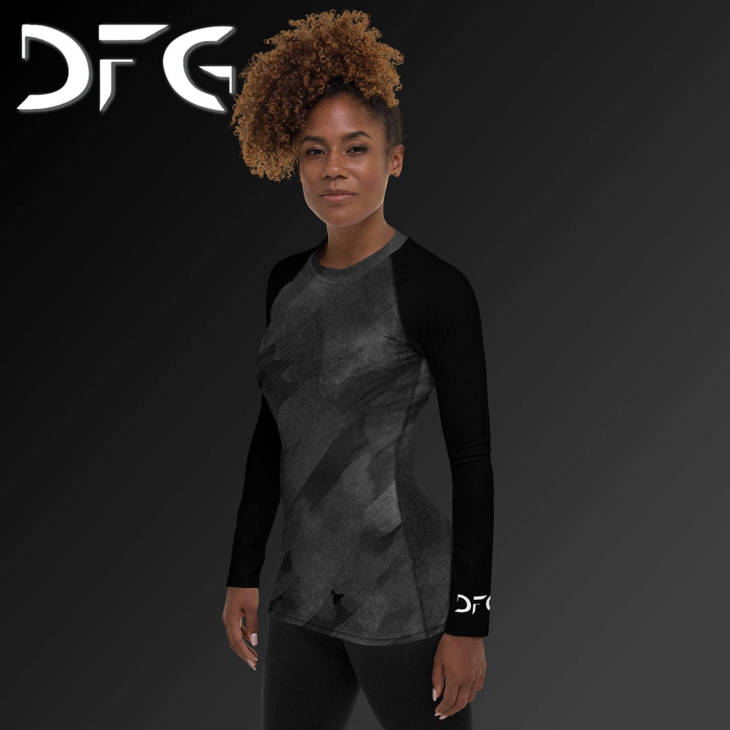 Feminine-Fit White Strokes Long-Sleeved Rash Guard